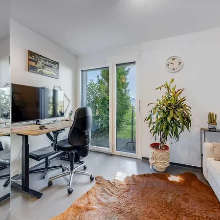Spacious 3-bedroom In By Guestlee Montrö