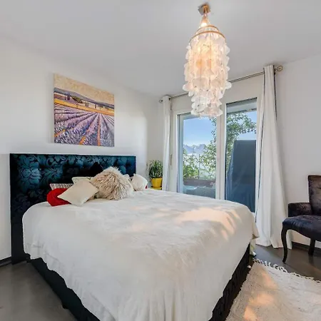 Spacious 3-bedroom In By Guestlee Villa *