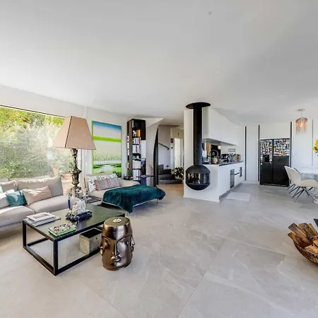 Spacious 3-bedroom In By Guestlee Villa Montrö