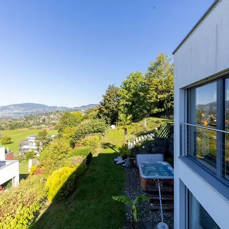 Spacious 3-bedroom In By Guestlee Villa *